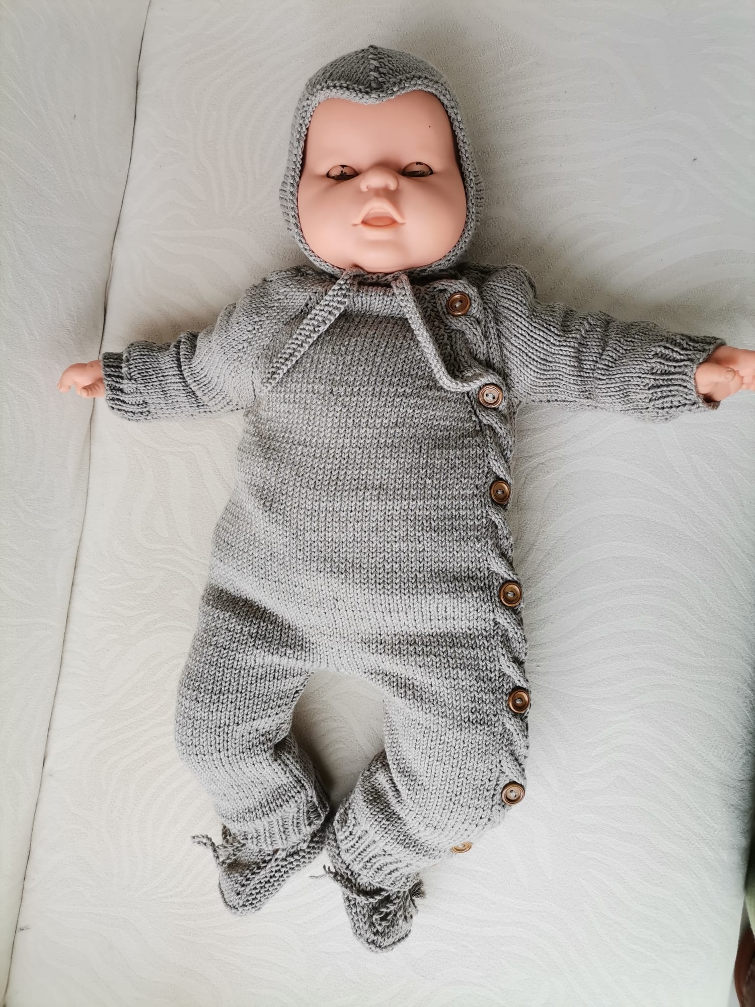 El yapimi gri burgulu bebek tulumu siparis